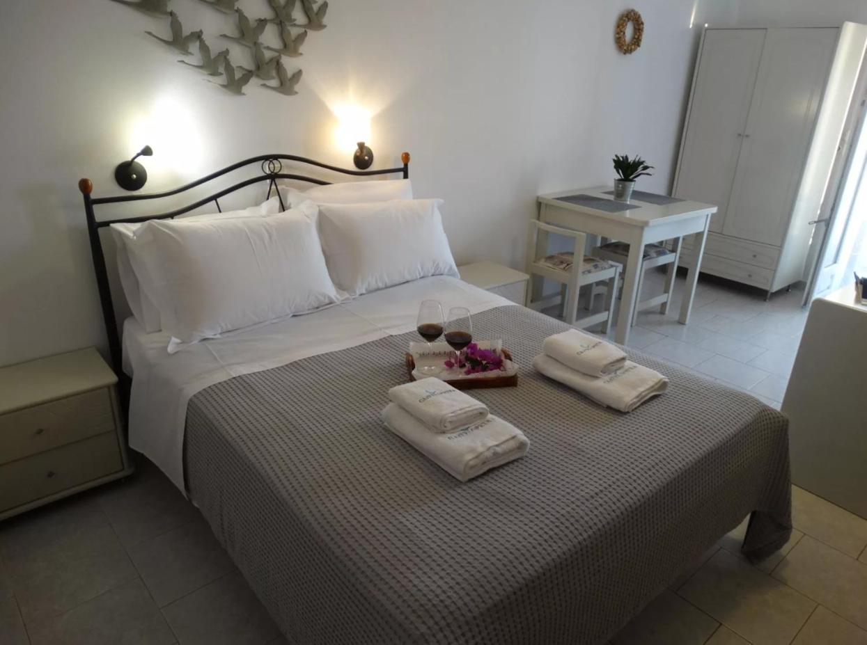 Castelopetra Aparthotel Katápola Eksteriør bilde