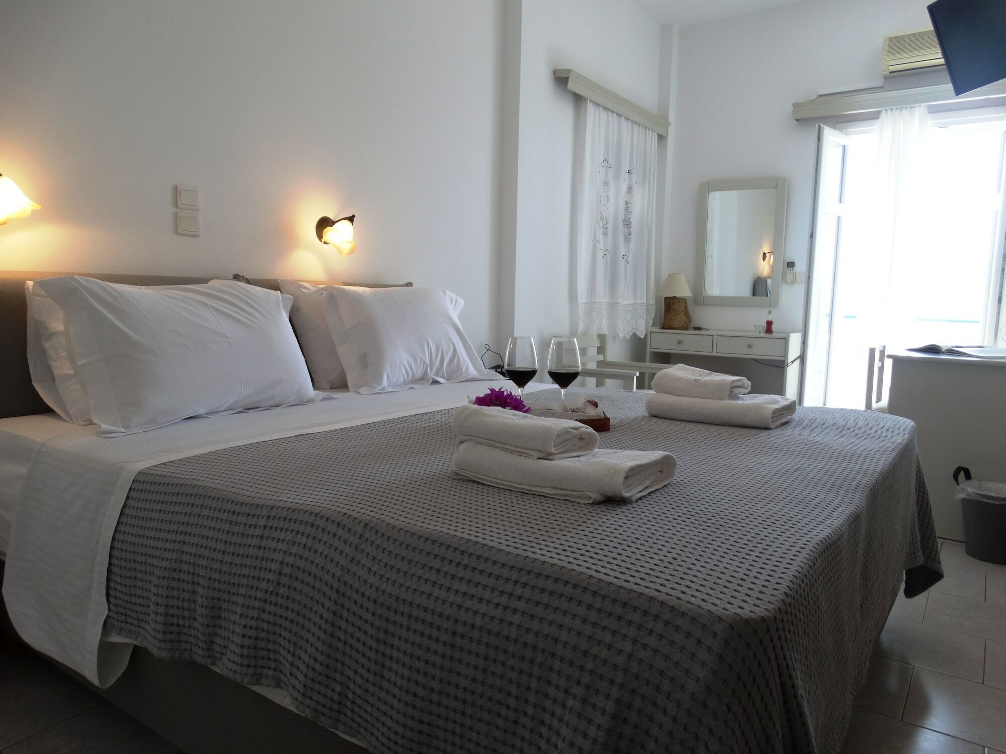 Castelopetra Aparthotel Katápola Eksteriør bilde